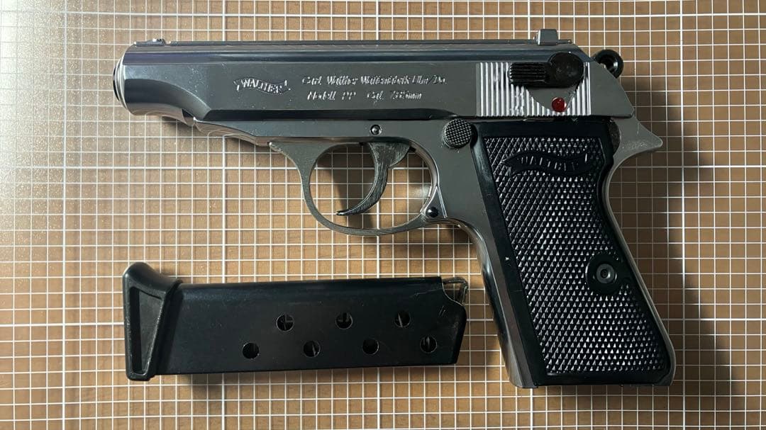 マルシン Walther PP シルバーABS モデルガン 完成品