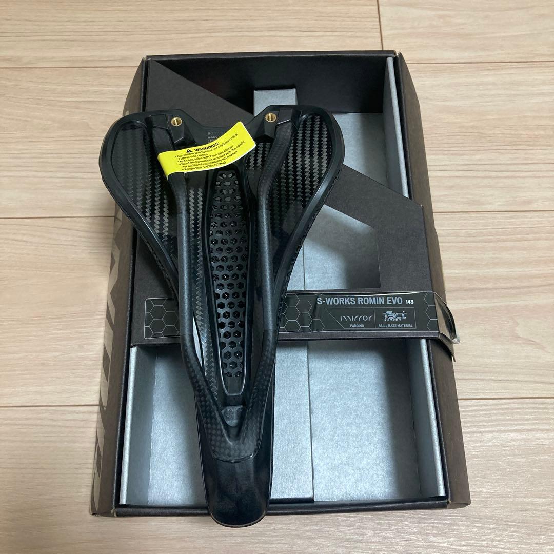S-WORKS ROMIN EVO 143mm ブラック　カーボンサドル