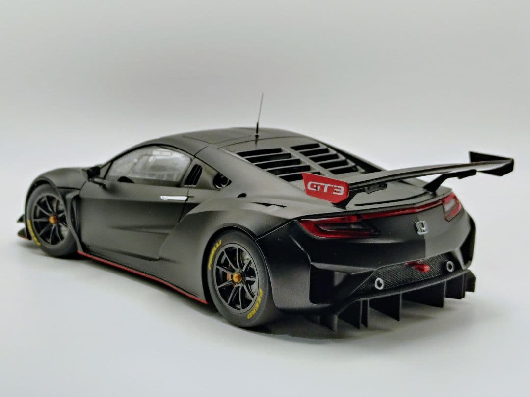 1/18ホンダ NSX GT3 ミニカー マットブラック　ディスプレイケース付き