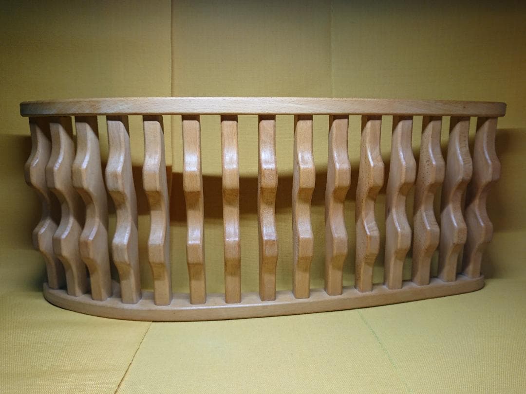【美品】背筋伸ばし　腰痛　背骨矯正　置物　インテリア　美術品　工芸品　A3045