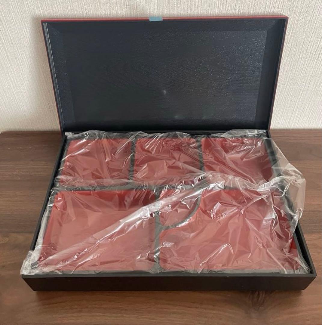 新品　松花堂弁当箱 5個セット 黒地に赤の縁取り