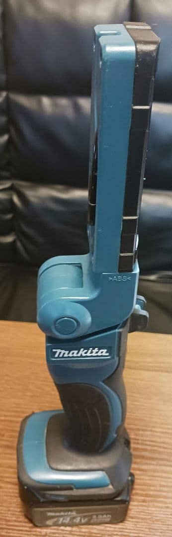 Makita-ML801ライトバッテリ付き