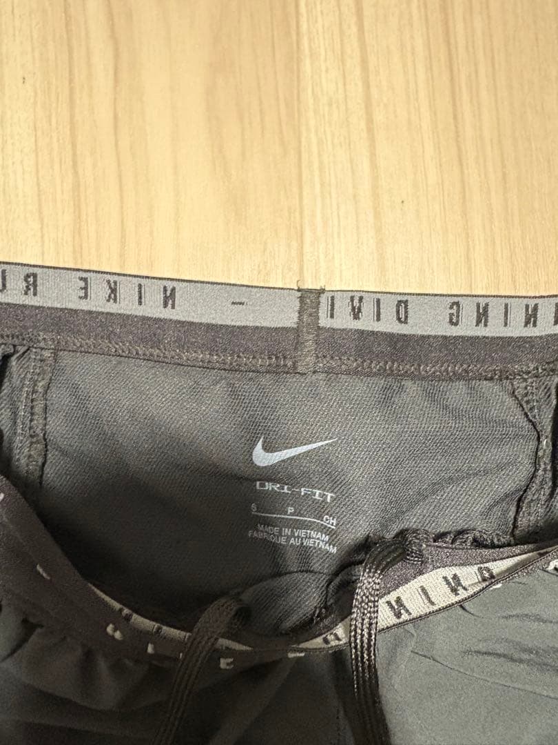 Nike ランニングパンツ　ディヴィジョン　フェノムエリート　ヴェイパーフライ