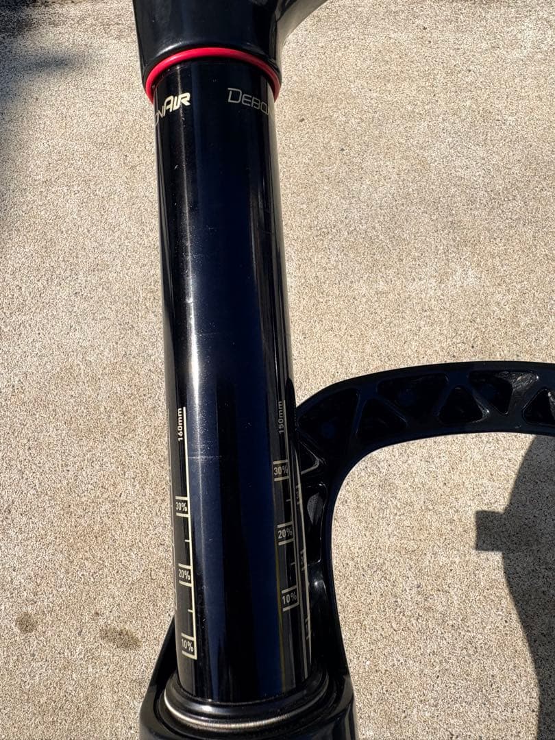 160mmトラベルRockShox yari サスペンションフォーク ブラック