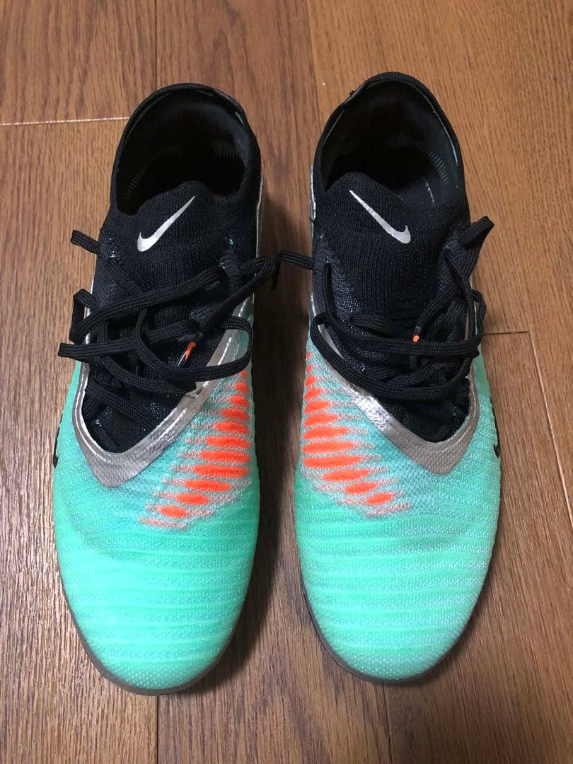 Nike Phantom サッカーシューズ