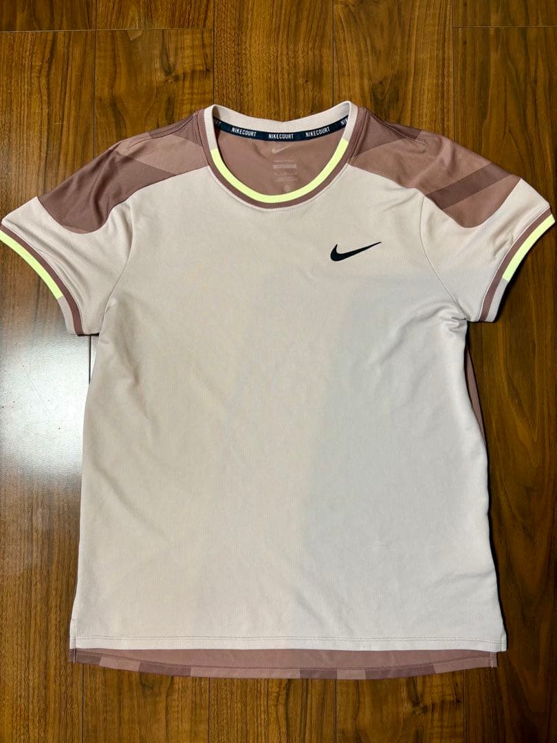 ナイキコートテニス Tシャツ Mサイズ美品