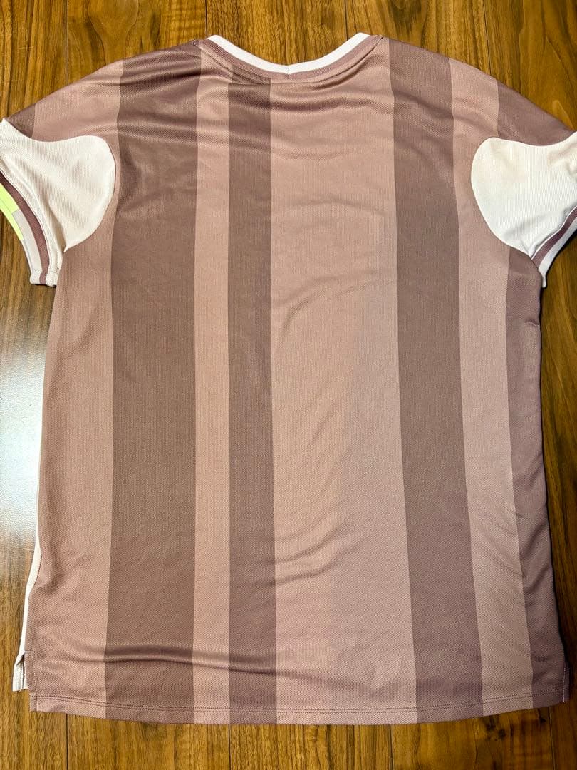 ナイキコートテニス Tシャツ Mサイズ美品