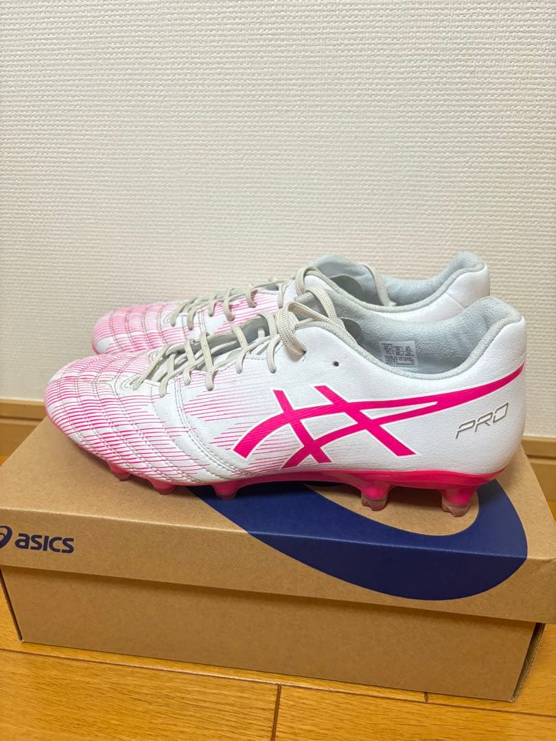 ASICS PRO サッカーシューズ 現役ヨーロッパプロサッカー選手の試し履き品