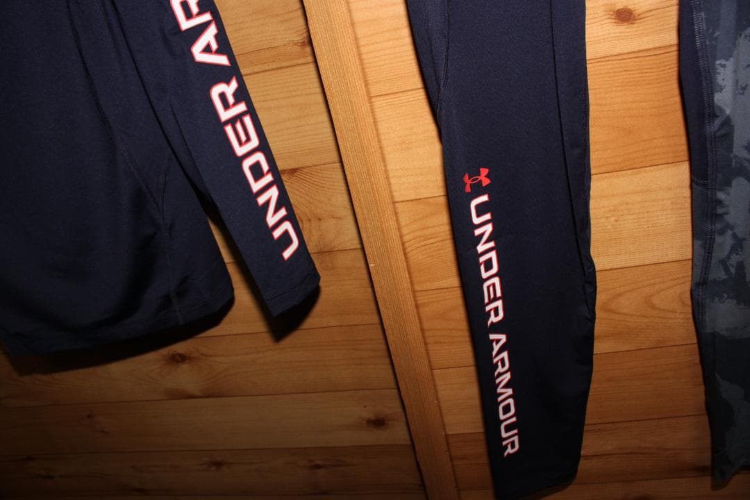 LG　アンダーアーマー　コンプレッショントレーニングウエア　上下セット　紺迷彩
