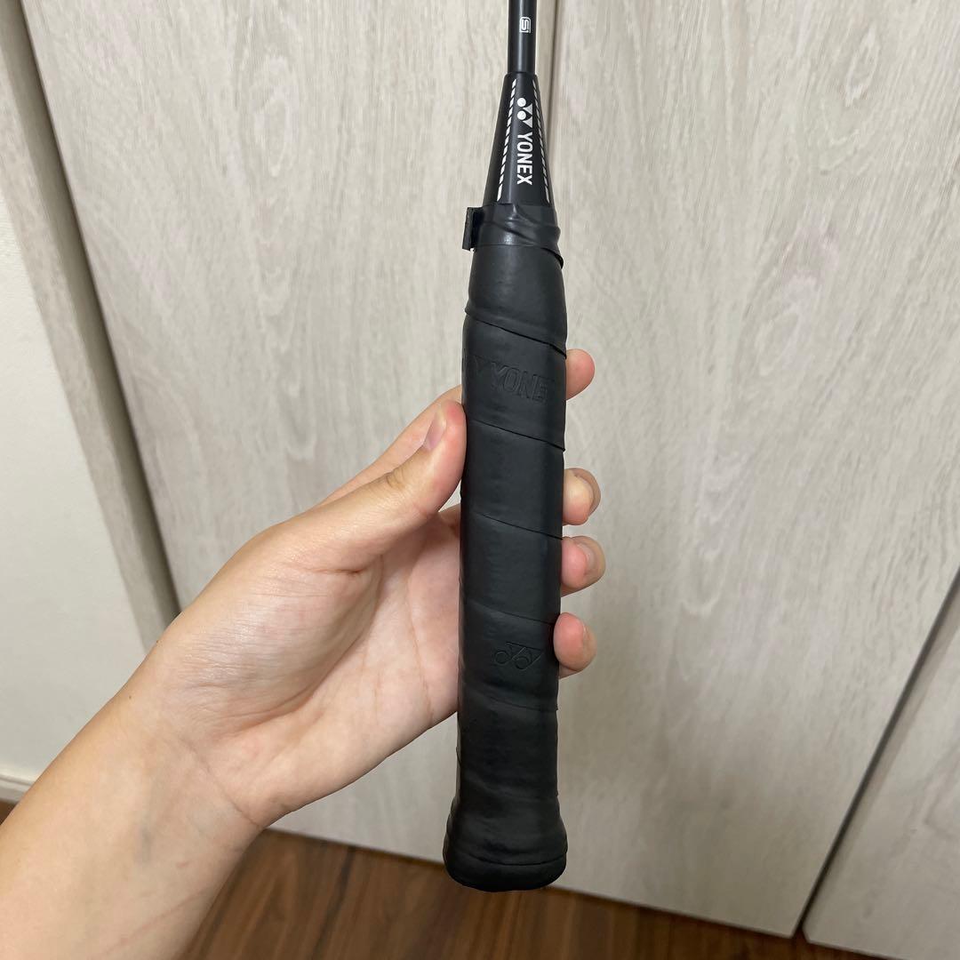 YONEX バドミントンラケット 黒色　袋付き