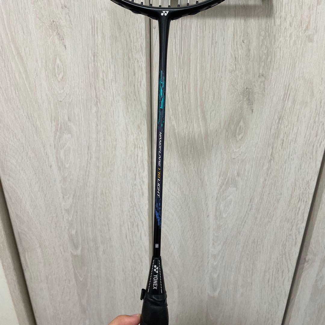 YONEX バドミントンラケット 黒色　袋付き
