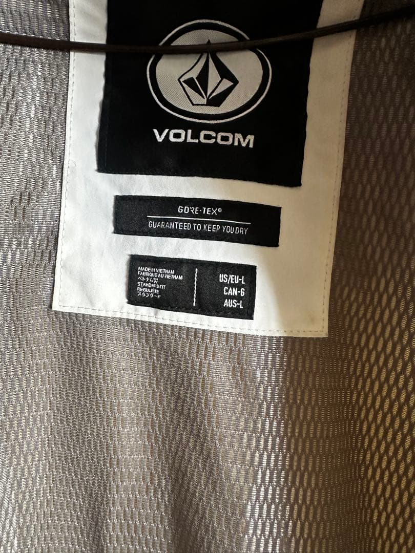 VOLCOM GORE-TEX ホワイトジャケット