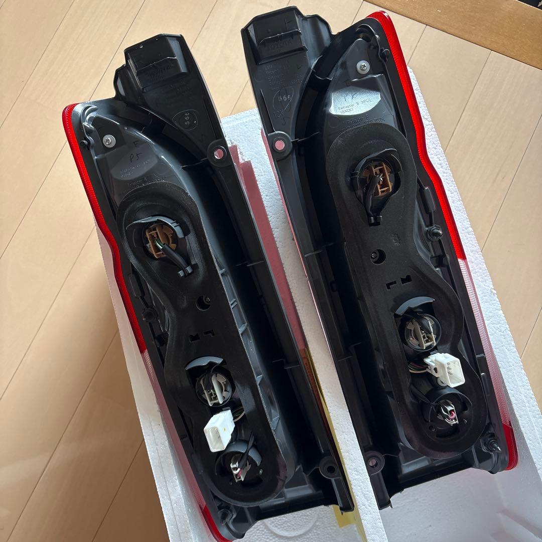 TOYOTA 純正 トヨタ テールランプ