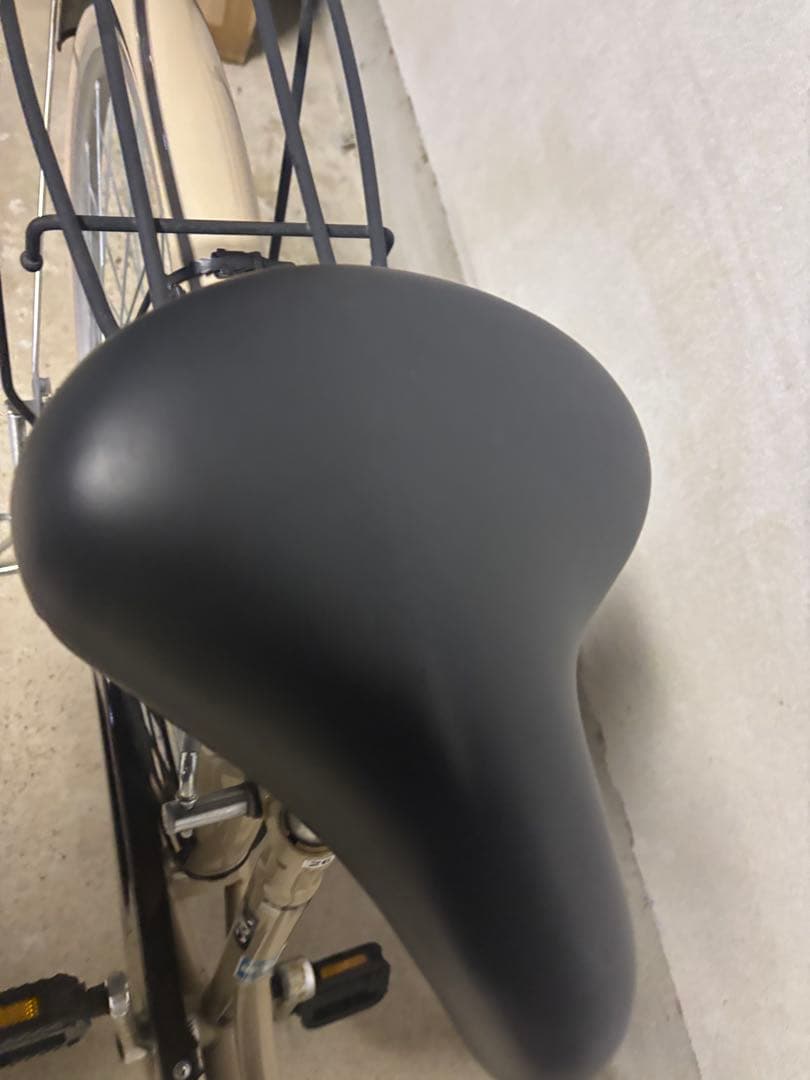 ベージュ シティサイクル クッションサドル付き