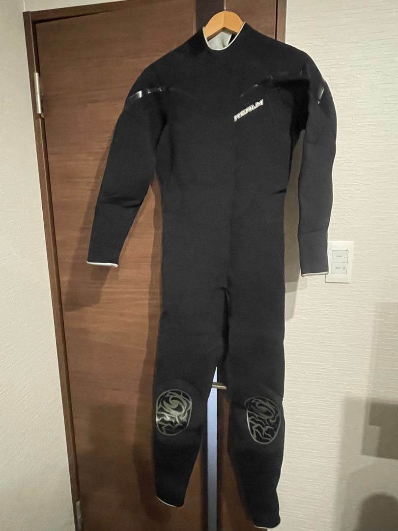 realmフルスーツ ブラック ジャージ　未使用品