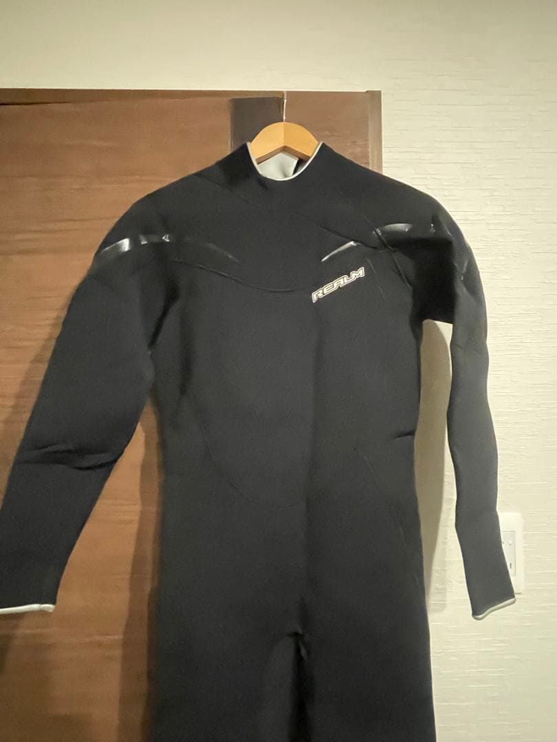 realmフルスーツ ブラック ジャージ　未使用品