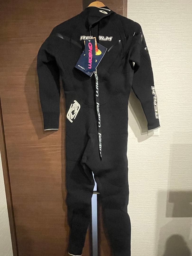 realmフルスーツ ブラック ジャージ　未使用品