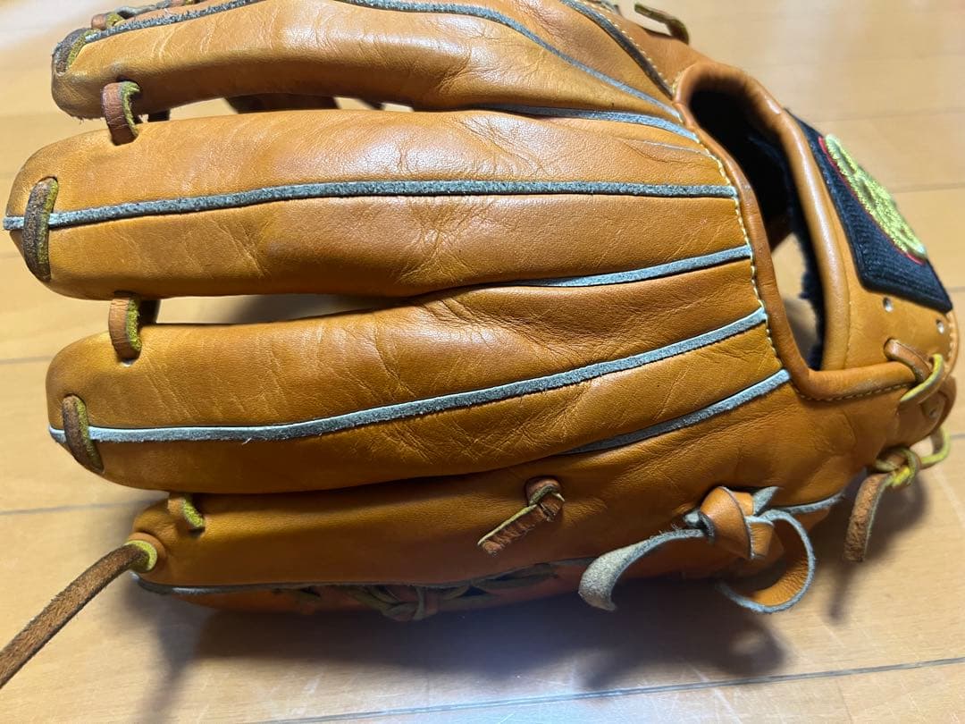 ドナイヤ　軟式内野グローブ　山田哲人モデル
