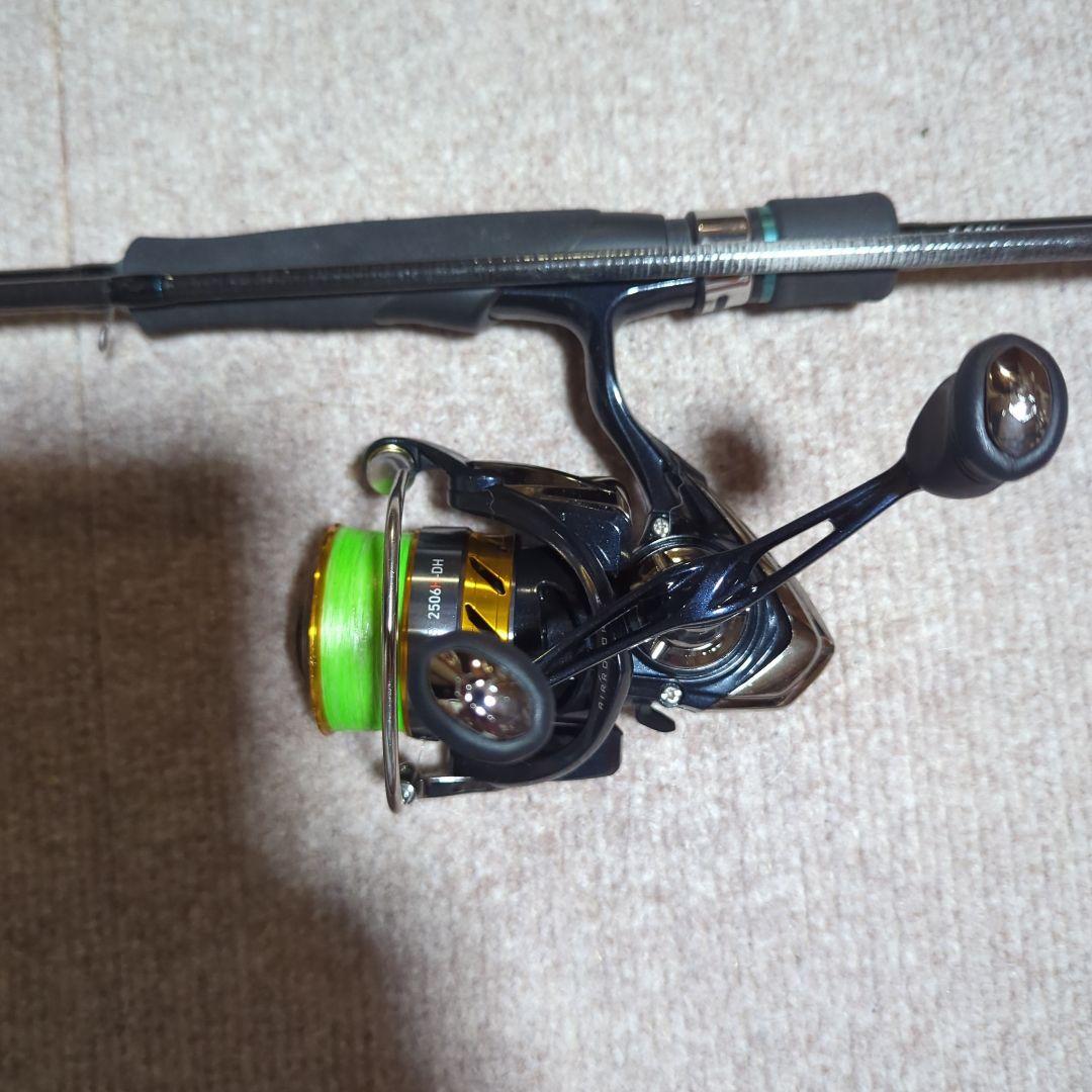 DAIWA Ｘ83ML＆ レブロス2506-DH ダブルハンドル です。