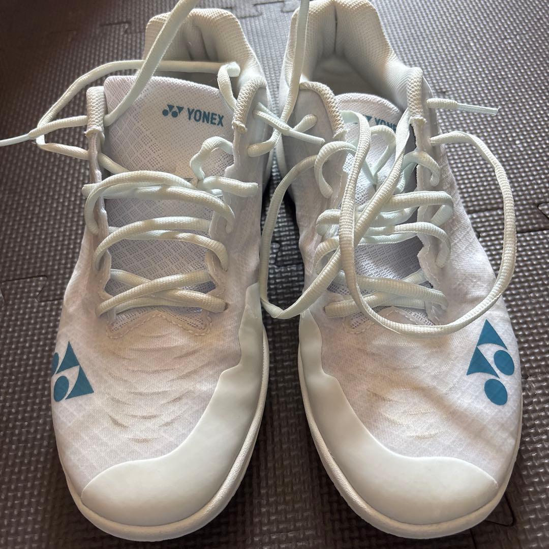 「新作」YONEX エアラスバドミントンシューズ