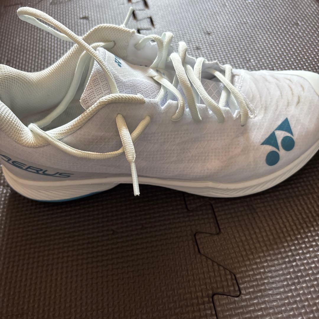 「新作」YONEX エアラスバドミントンシューズ