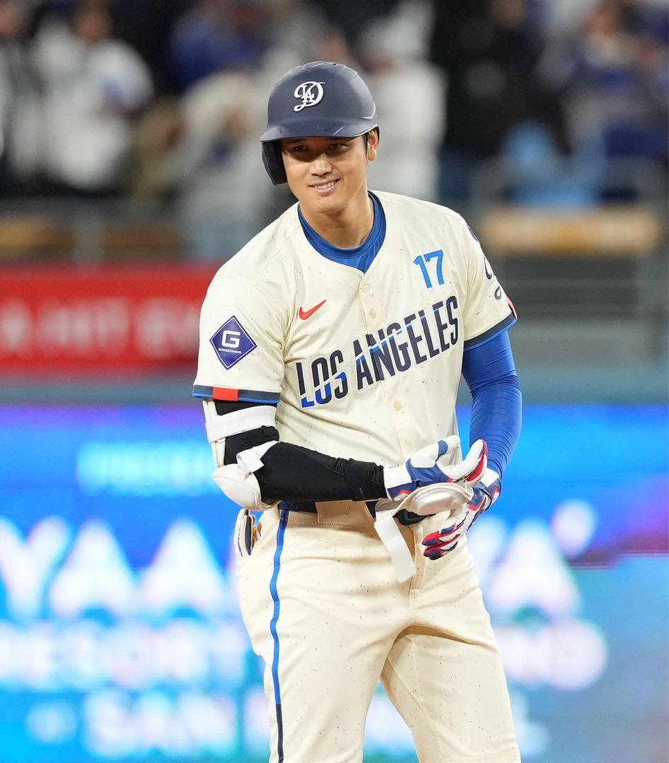 大谷翔平選手 50/50サインプリントフィギュアボール、MLB TOPPSカード
