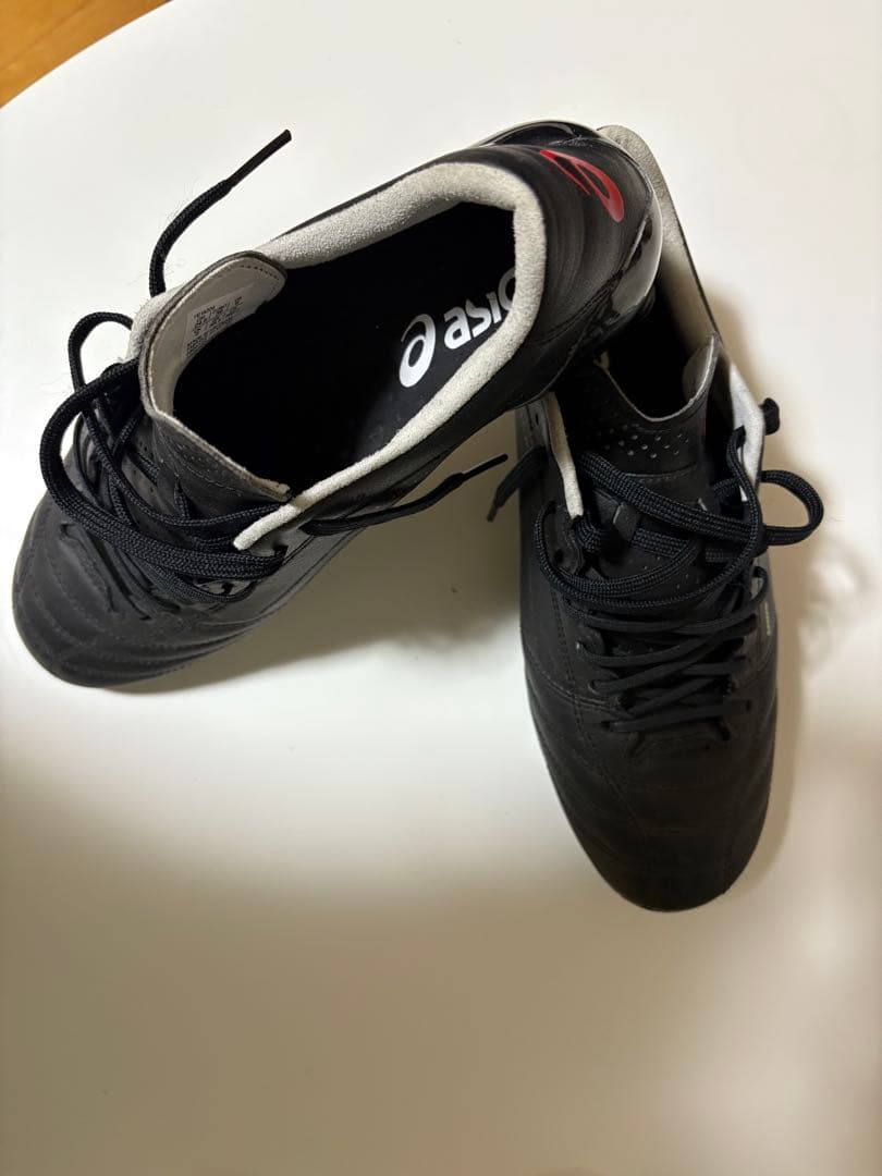asics サッカーシューズ 黒