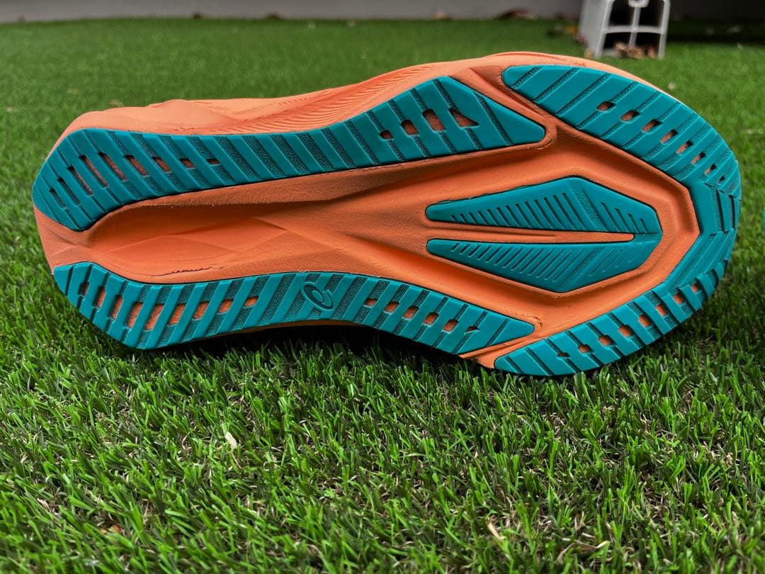 【美品】 Novablast5 25cm 初期限定カラー　そろそろ売りたいです