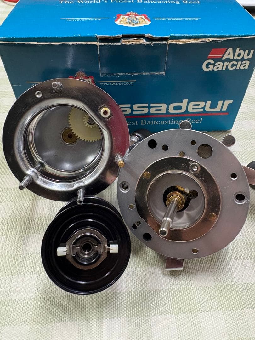アブガルシア アンバサダー 4500CS シルバーAbu Garcia ABU