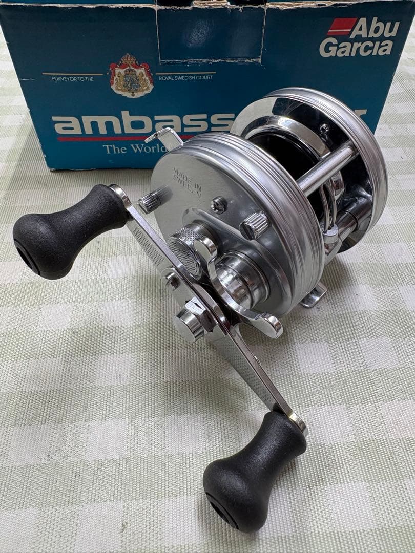 アブガルシア アンバサダー 4500CS シルバーAbu Garcia ABU