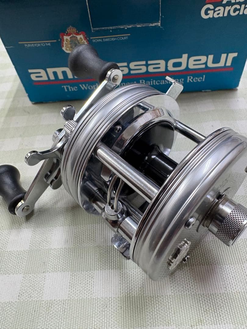 アブガルシア アンバサダー 4500CS シルバーAbu Garcia ABU