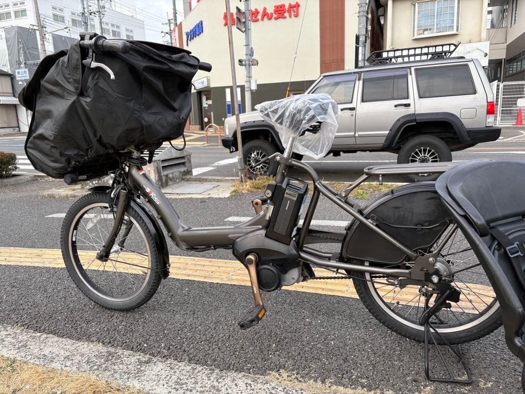 中古20㌅YAMAHA電動アシスト自転車　12.3Ah 大阪　057