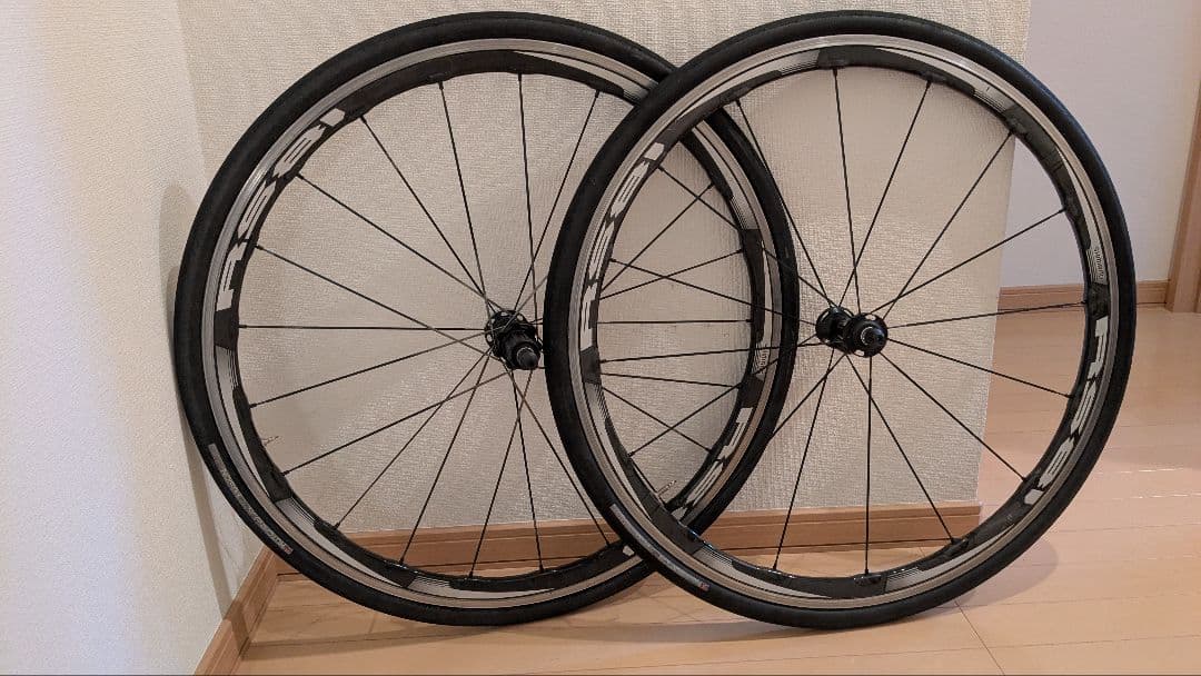 シマノ　WH-RS81 C35 カーボン