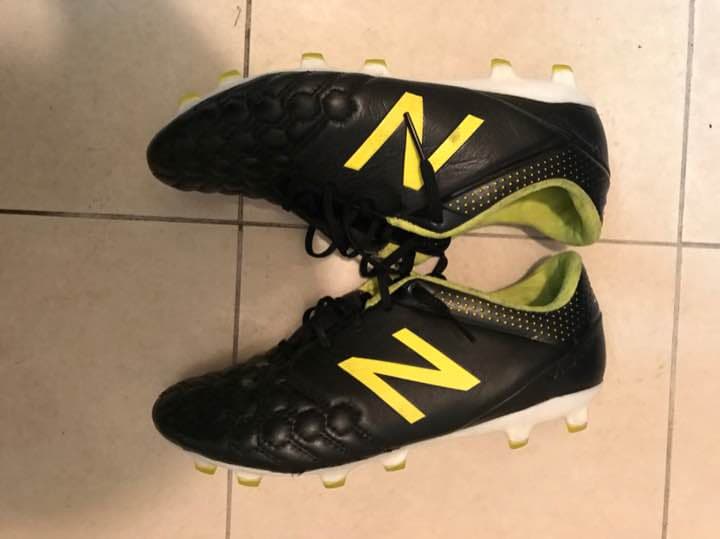 ニューバランスサッカースパイク海外限定モデル
