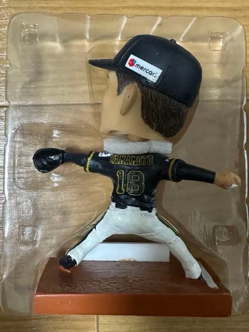 オリックス・バファローズ 山本由伸 ボブルヘッド 人形 ビジターユニフォーム