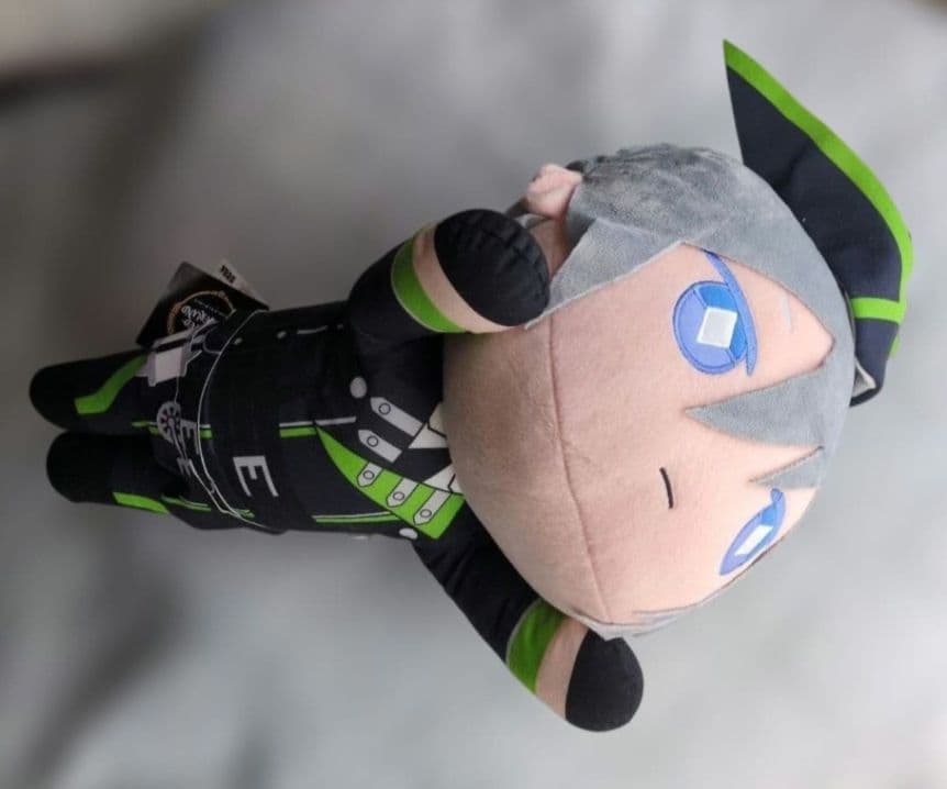 ツイステ シルバー メガジャンボ寝そべり ぬいぐるみ