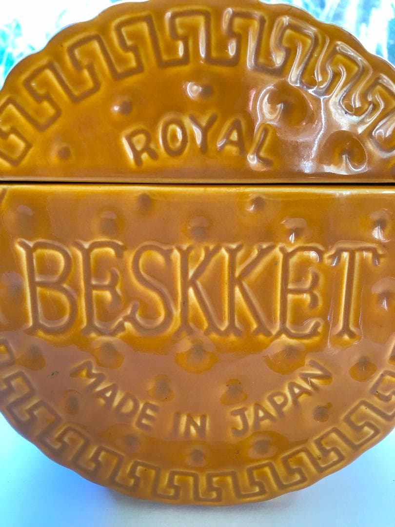 コダマロイヤル　日本製　ビスケットの形のクッキージャー　キャンディポット　陶器