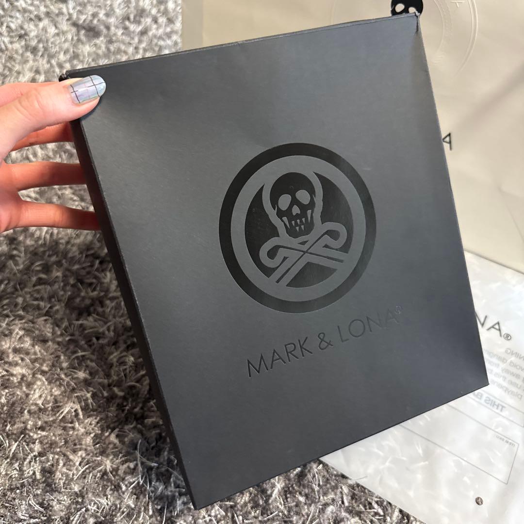 非売品・新品　MARK&LONA ポーチ