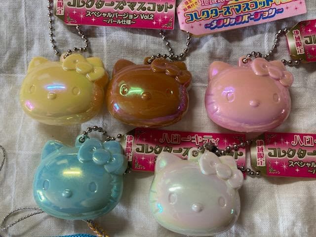 【まとめ売り】　ハローキティ　コレクターズマスコット　ストラップ６個　ケース５個