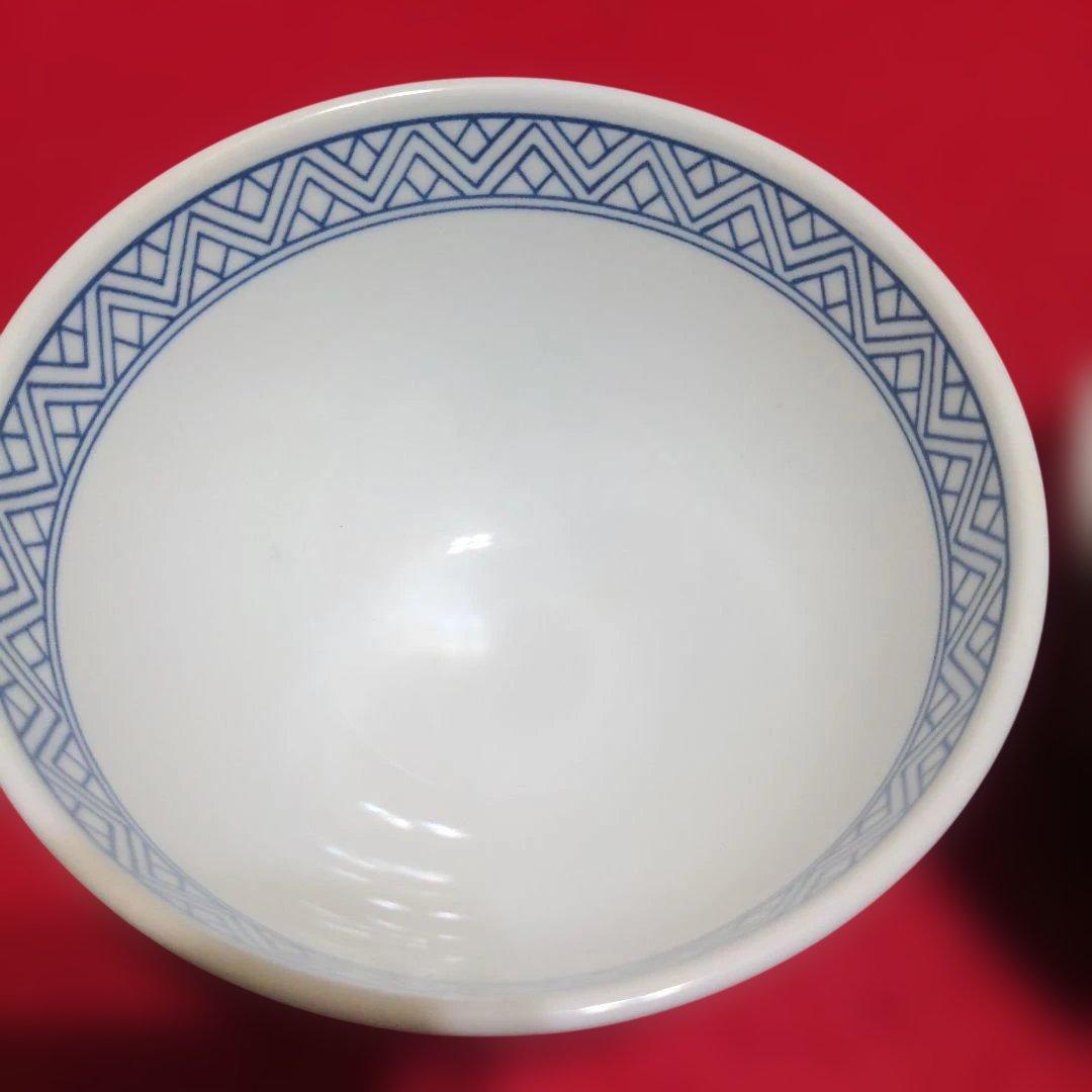 吉野家　丼　２個　口径14cm 　高さ8.5cm　金文字