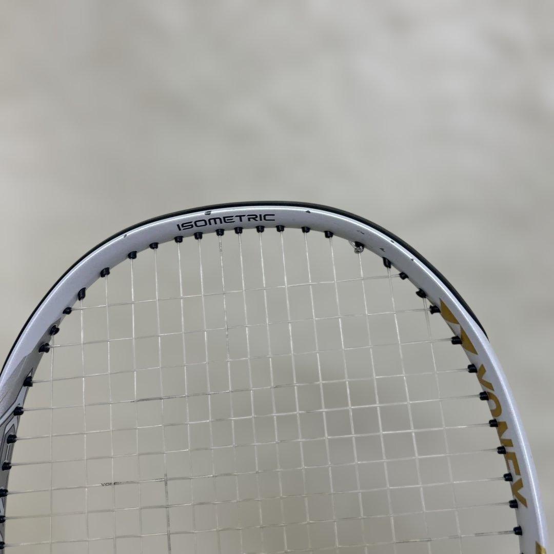 【希少】YONEX EZONE 100 大坂なおみモデル　ホワイト/ゴールドG2