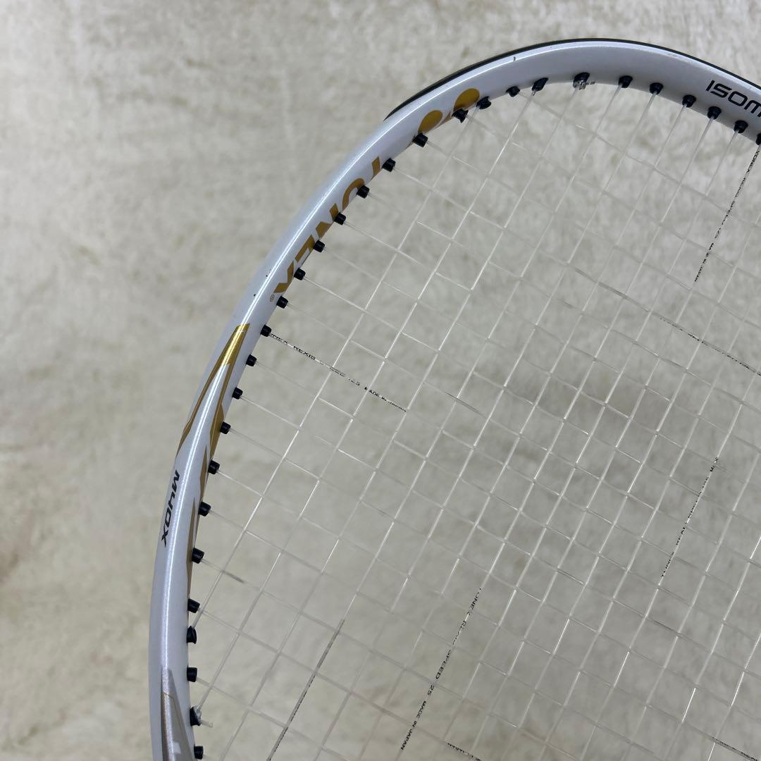 【希少】YONEX EZONE 100 大坂なおみモデル　ホワイト/ゴールドG2