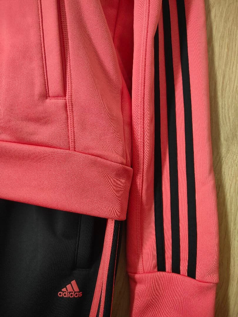 新品　adidas ジャージ上下セット ピンク・黒