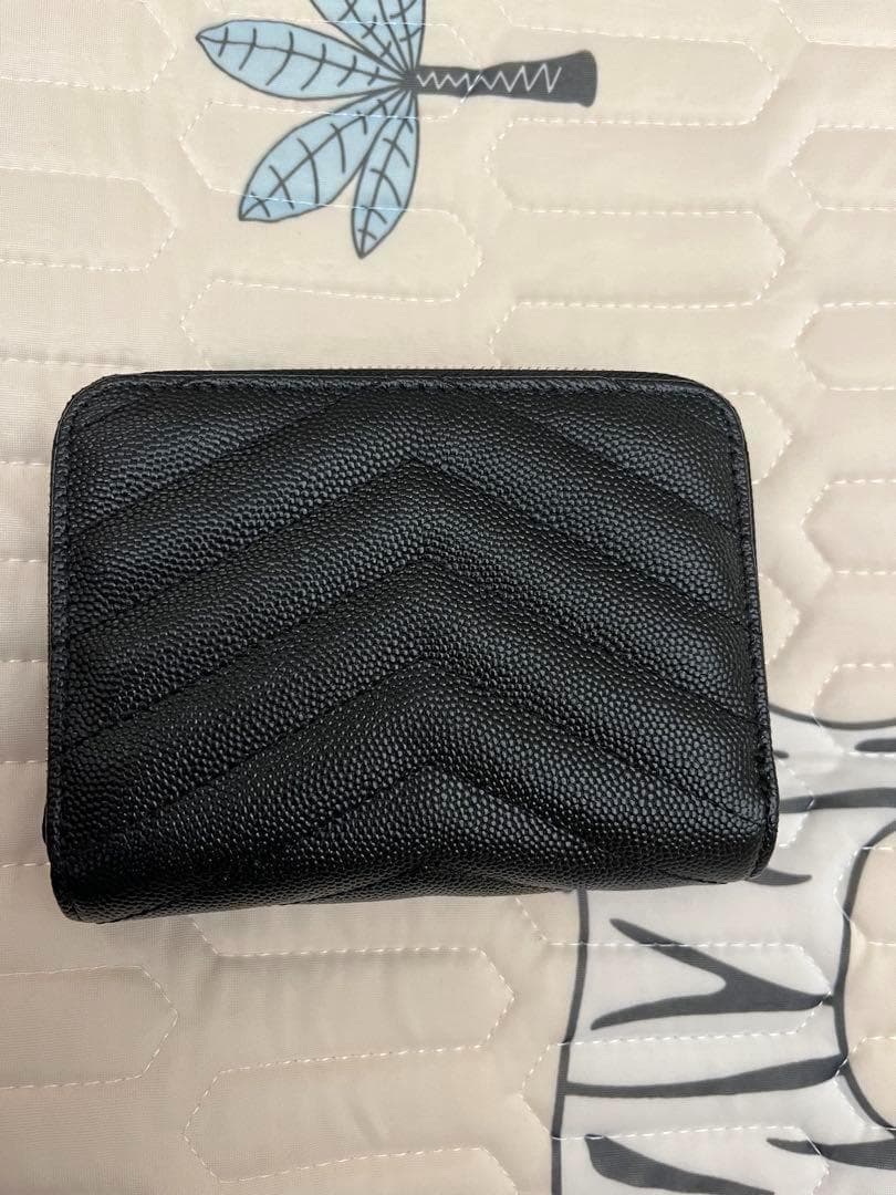 ジップアラウンド ウォレット 折りたたみ財布