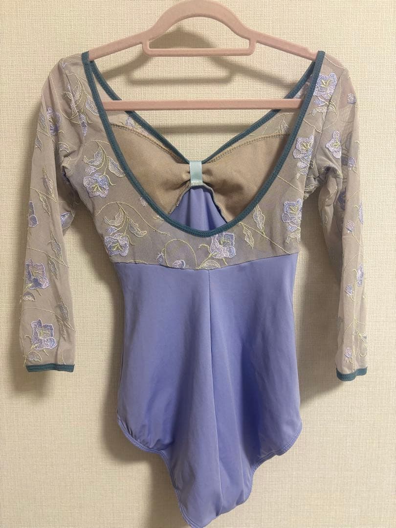 限定お値下げ中！【美品】シルフィーヌ　ルカ　刺繍レオタード