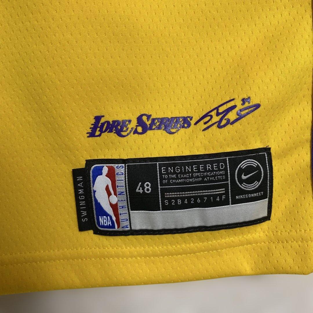 NBA カイル・クーズマ選手　レイカーズ　ユニフォーム