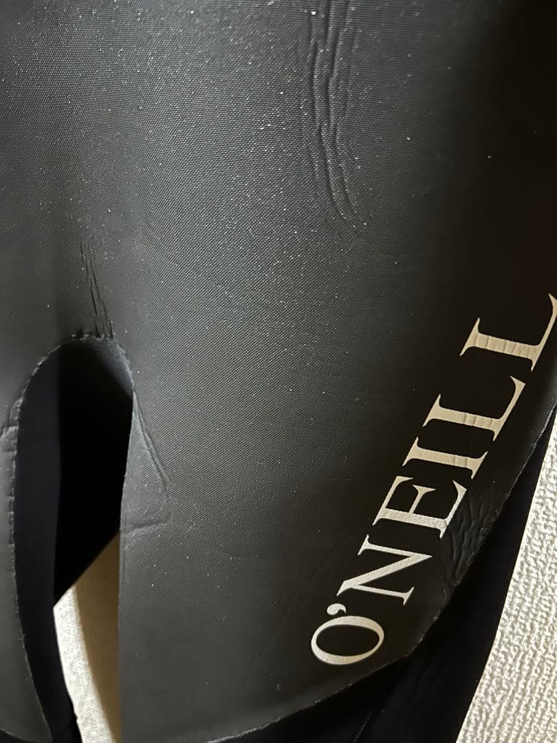ほぼ新品かMサイズO'NEILL ウェットスーツ
