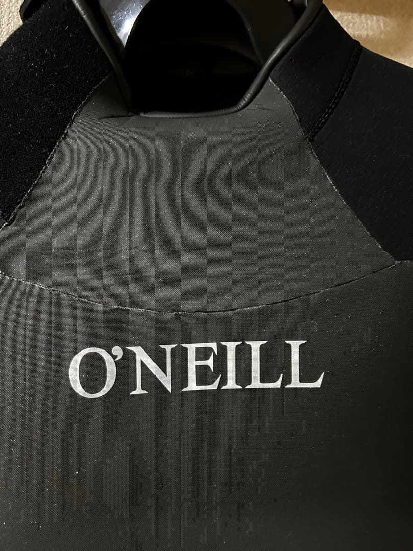 ほぼ新品かMサイズO'NEILL ウェットスーツ