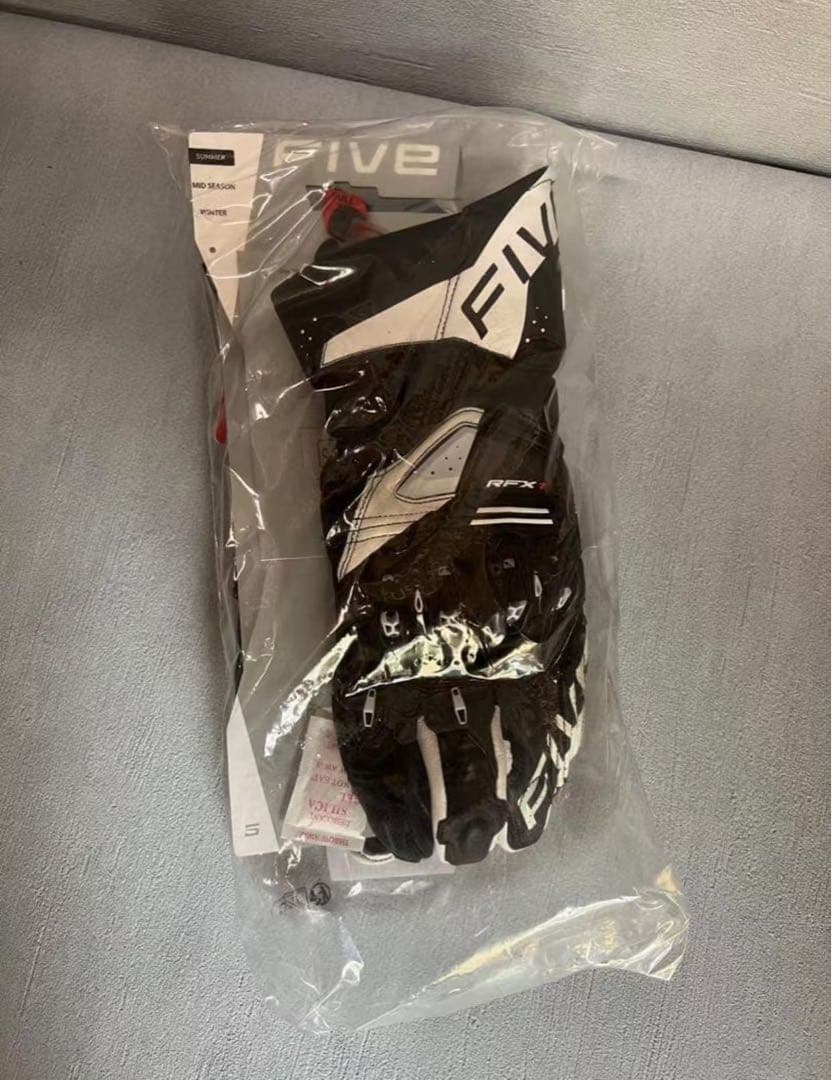 新品未使用 FIVE(ファイブ) バイクグローブ ブラック/ホワイト