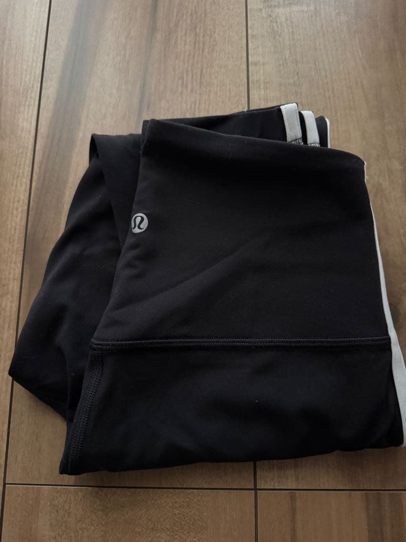 Lululemon Align ハイライズ サイドストライプタイツ